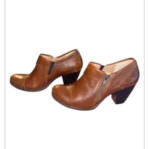 b.o.c. Tan Leather Mules